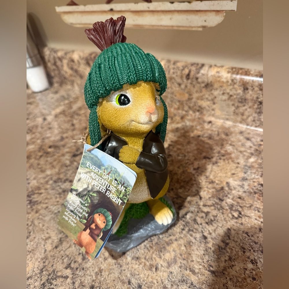 NWT Peter Rabbit Green Hat Rabbit Figurine - Picture 3 of 4